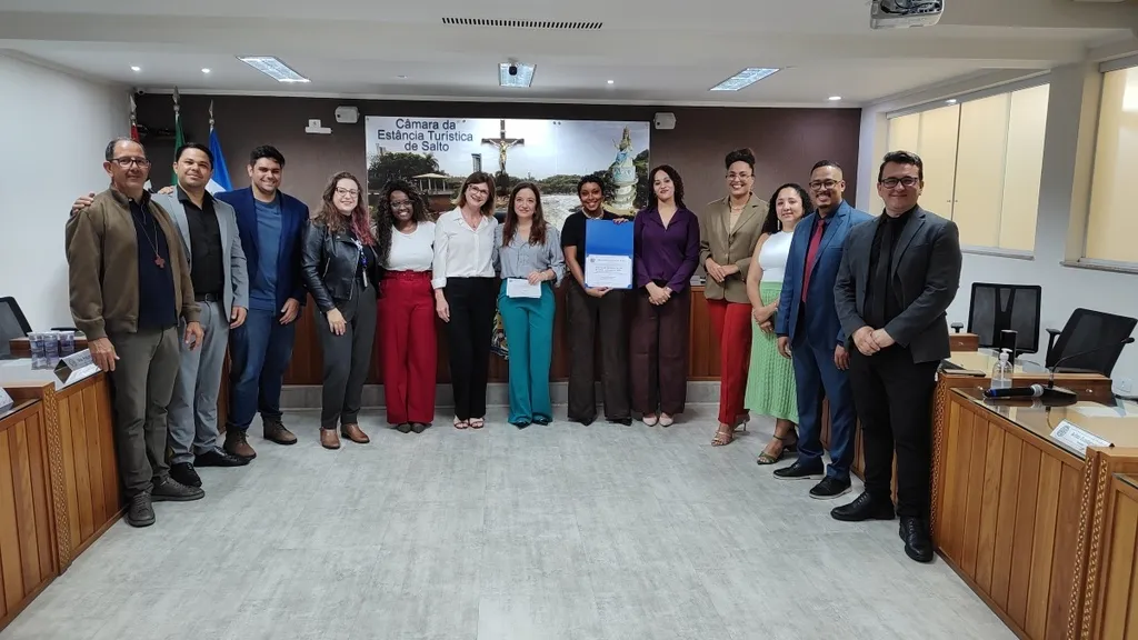 Comissão da Igualdade Racial da OAB Salto recebe homenagem da Câmara Municipal