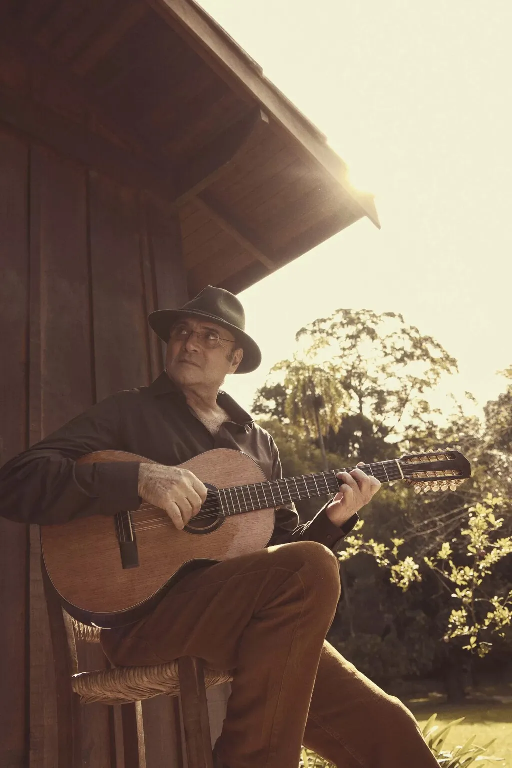 Almir Sater comemora 70 anos com show em Itu