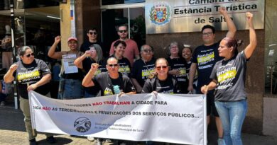 Manifestação em Salto reúne servidores e população