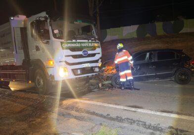 Acidente com colisão frontal mobiliza equipes em Salto