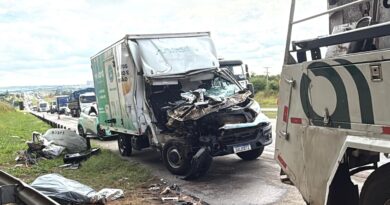 Homem morre em acidente entre utilitária e caminhão na SP-75 em Salto