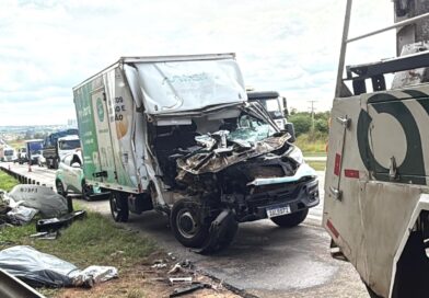 Homem morre em acidente entre utilitária e caminhão na SP-75 em Salto