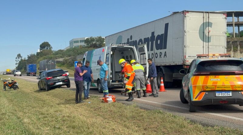 Motociclista fica ferida após acidente com caminhão em Salto