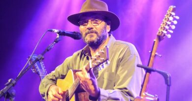 Almir Sater irá comemorar aniversário com show beneficente em Itu