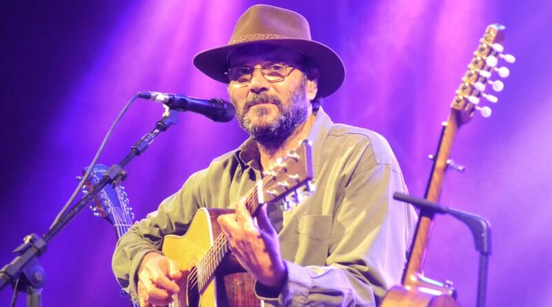 Almir Sater irá comemorar aniversário com show beneficente em Itu