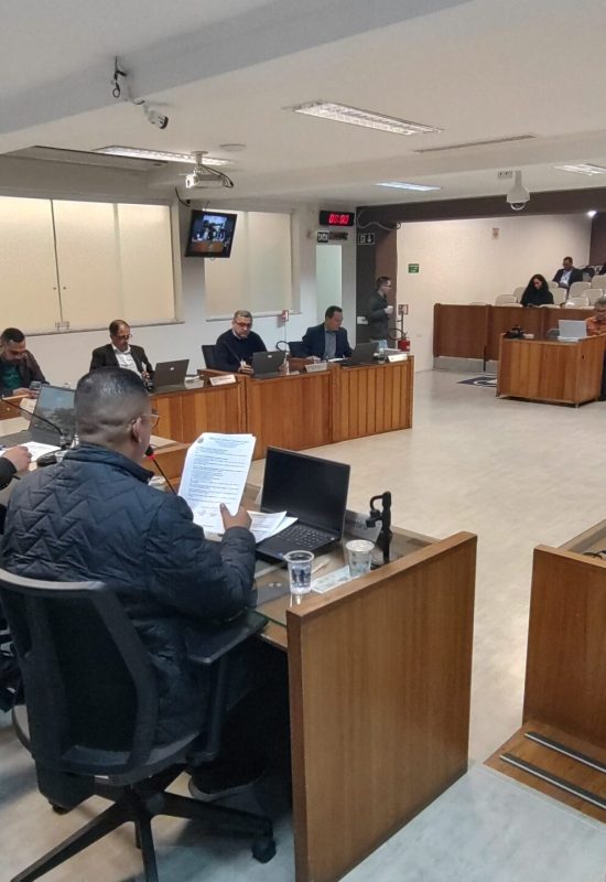 Vereador denuncia irregularidades de empresa para o Ministério Público